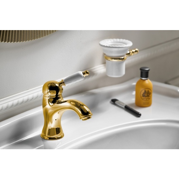 valamusegisti Kirke White põhjaklapiga, kuld